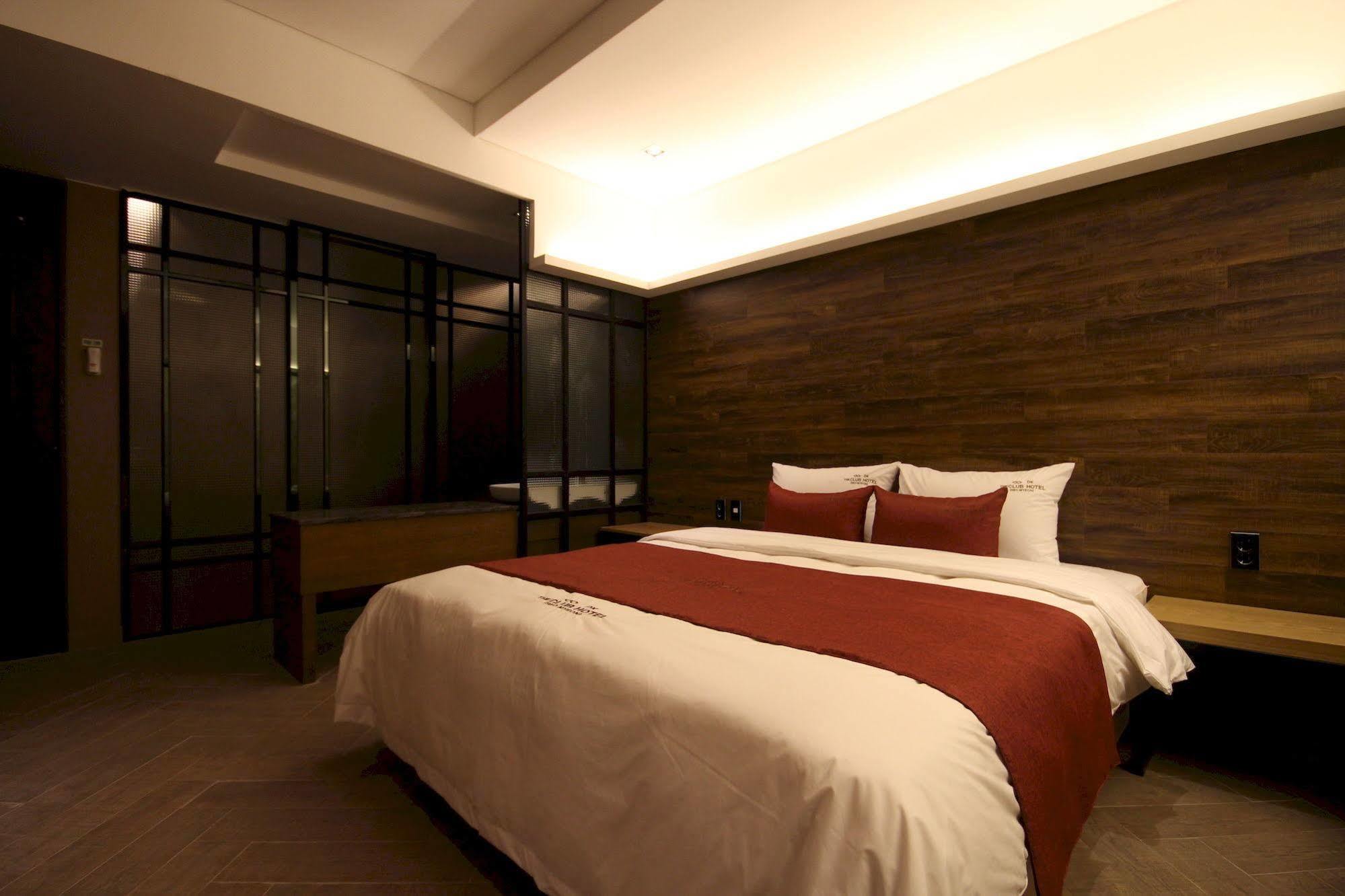The Club Hotel Seomyeon Busan Exterior photo