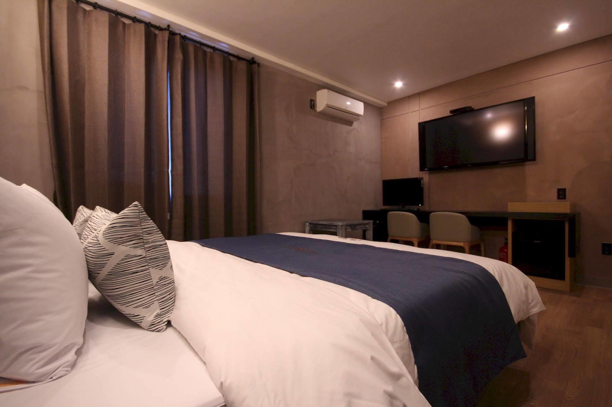The Club Hotel Seomyeon Busan Exterior photo